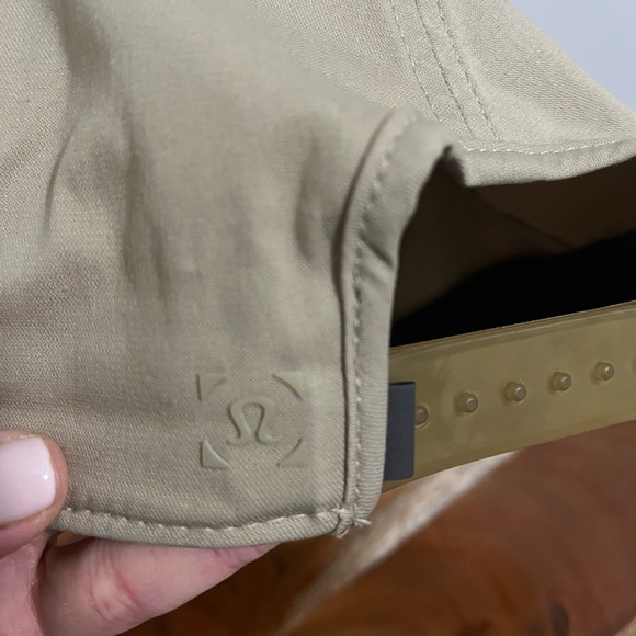 Lululemon Men’s SnapBack Hat - Picture 6 of 6